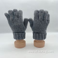 Men's knitted gloves with wool